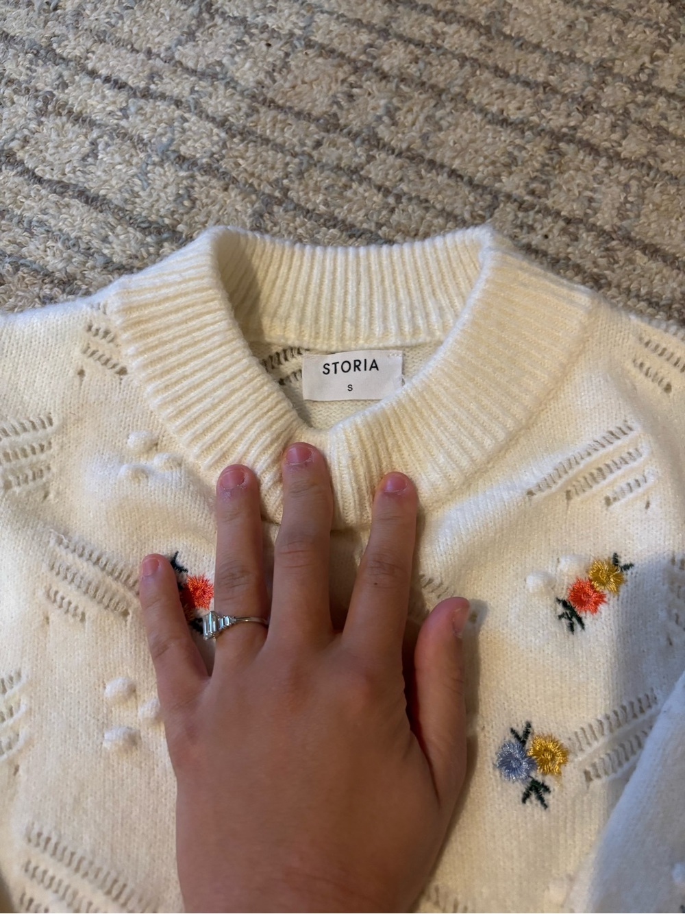 Storia Cream Knit Sweater with Multicolor Floral Embroidery - Picture 3 of 4